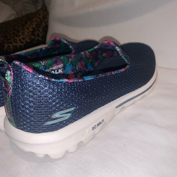 Skechers GOWalk Classic Vegan Washable Slip-Ons - Summer Blossom 8 - Picture 5 of 10